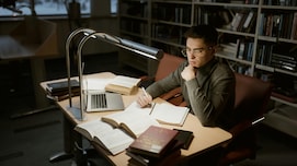 सरकारी नौकरी चाहिए? 12वीं के बाद इन परीक्षाओं की शुरू कर दें तैयारी