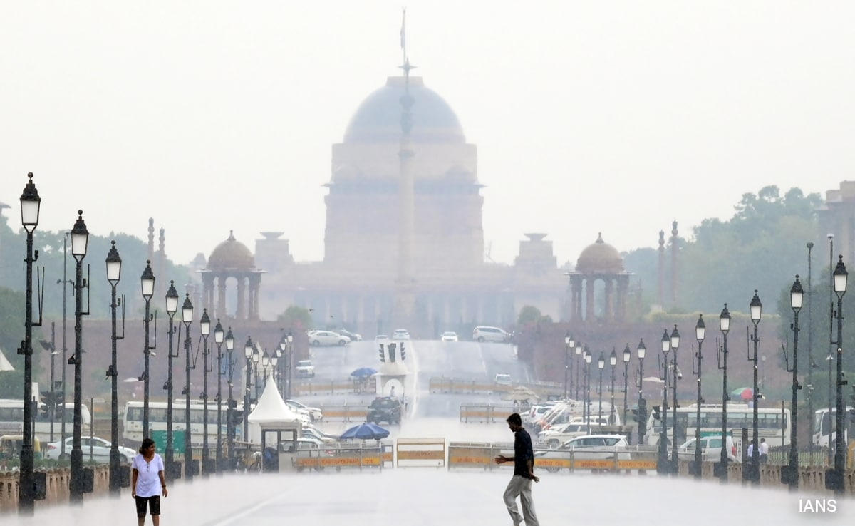 Weather Office Forecasts Rain, Thunderstorms In Delhi-NCR On April 7 And 8