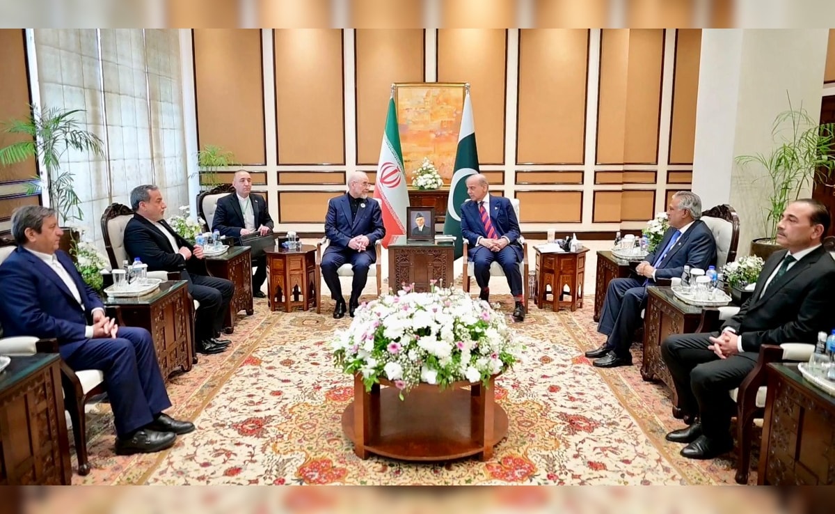 Mohammad Bagher Ghalibaf and Iran Foreign Minister Abbas Araghchi with Pakistan PM Shehbaz Sharif and Army Chief Syed Asim Munir before the US-Iran peace talks in Islamabad