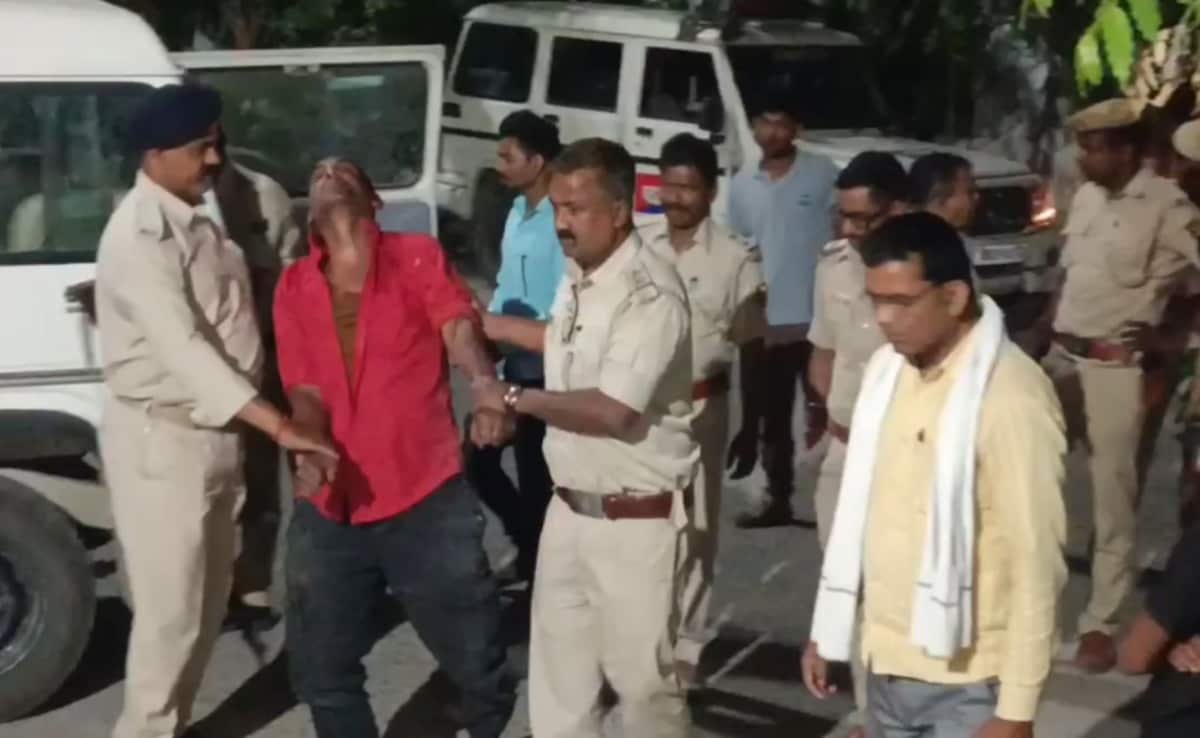 बिहार में शराब तस्कर के हौसले बुलंद, पुलिस पर पत्थरों से हमला, पकड़ने पर जवान को दांतों से काटा