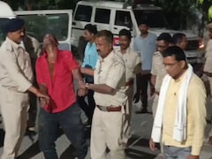 बिहार में शराब तस्कर के हौसले बुलंद, पुलिस पर पत्थरों से हमला, पकड़ने पर जवान को दांतों से काटा