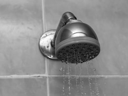 Doctors Explain: Why You Should Wait Before Showering After Coming In From The Heat