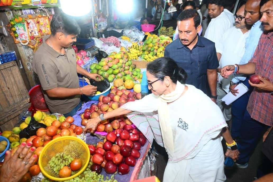Veggies, Not Jhalmuri: Mamata Banerjee's Casual Response To PM's Snack Break