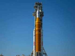 Artemis II Launch: जानें NASA के SLS रॉकेट की ताकत, जिससे आज शुरू होगा नया Moon मिशन