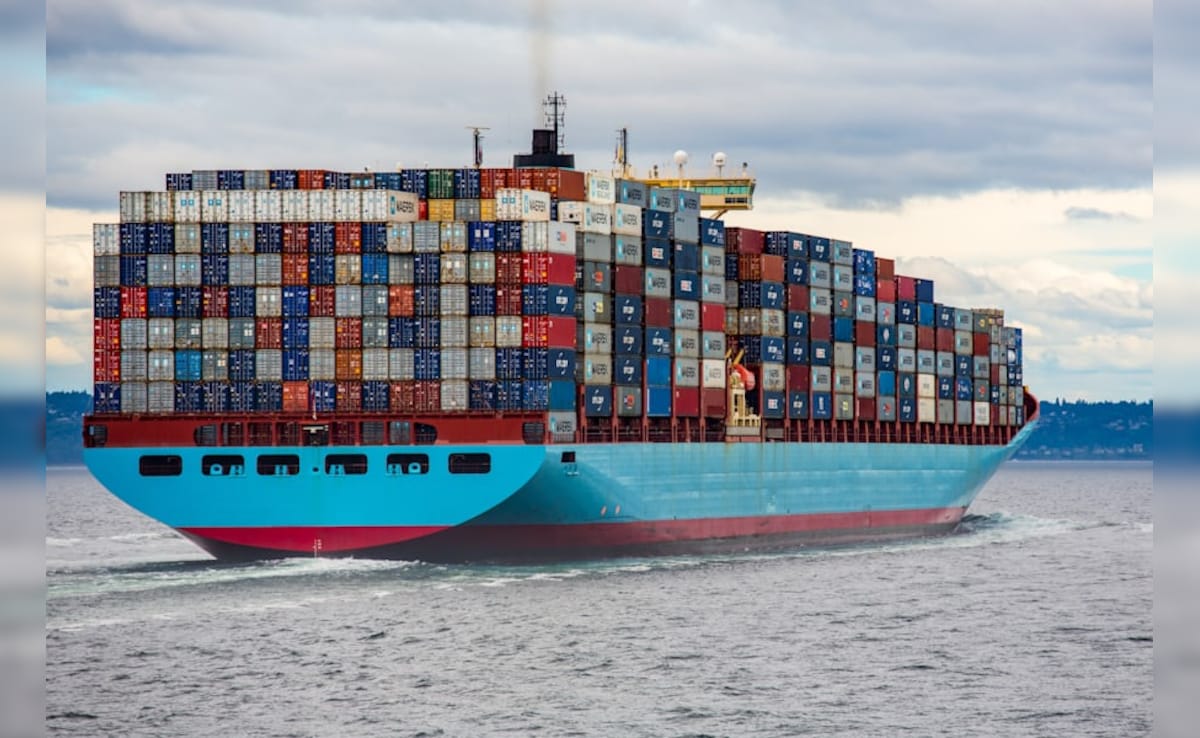 $4 Million Alternative: Shipping Firms Pay Record Premiums To Bypass Hormuz Chaos