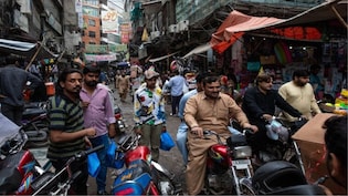 गरीब पाकिस्तान का अजीब जुगाड़... दुकान खुलने का समय बदलकर बचाएगा बिजली! मंत्री ने की वकालत