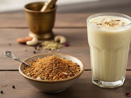 How To Make Fresh Thandai Masala At Home This Summer