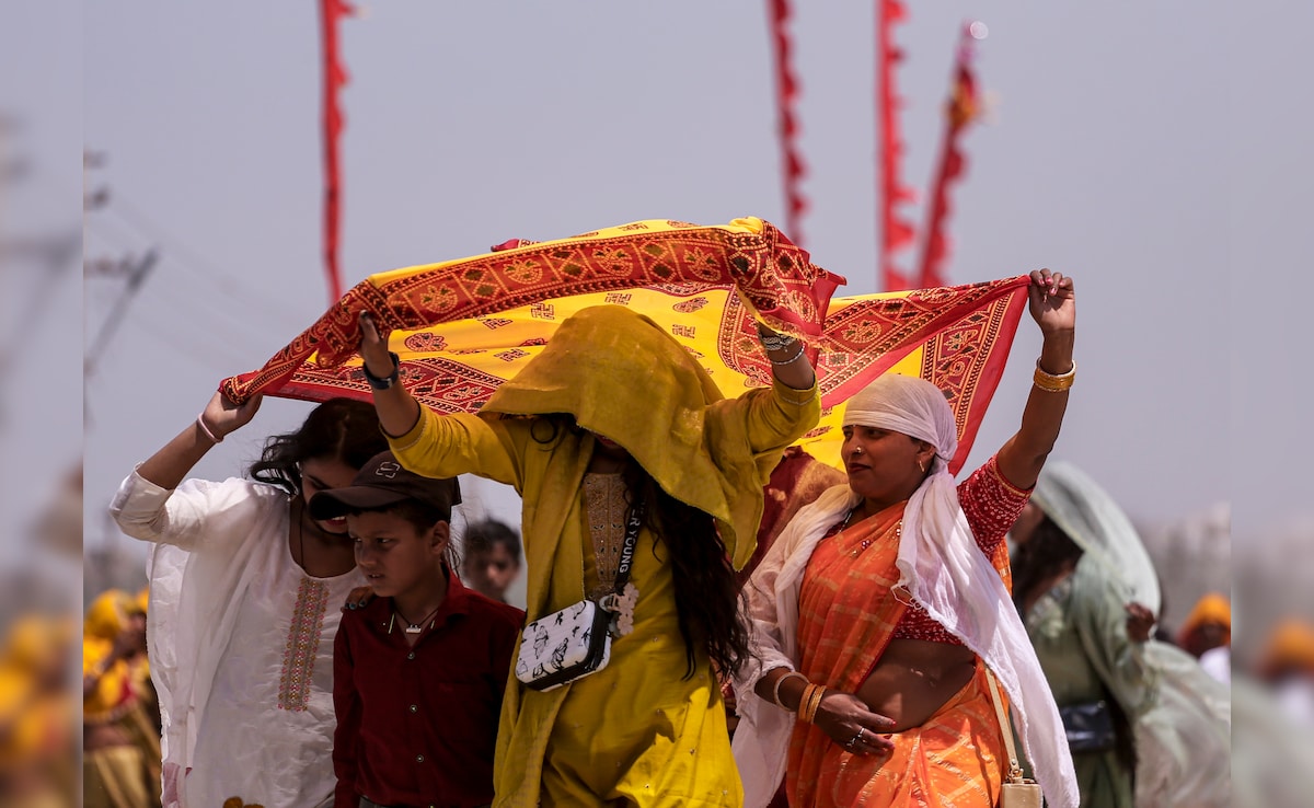 IMD Forecasts Heatwave in North India, Heavy Rain in Northeast, Mixed Weather in Bengal