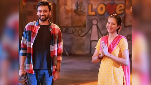 Sonam Bajwa's Film Pitt Siyapa To Release On May 1