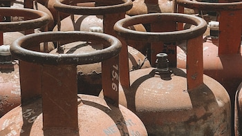 Govt Eases LPG Supply For Key Industries With 70% Consumption Cap