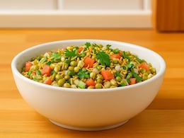This Healthy 10-Minute Sprouts Bhel Recipe Is A Miracle For Chaat Cravings