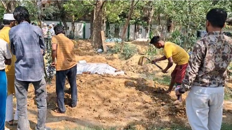 Shocking: आईच्या बँक खात्यातील 45 लाख रुपयांवर डोळा;  मुलीनं प्रियकर अरबाजच्या मदतीनं असा रचला मृत्यूचा सापळा