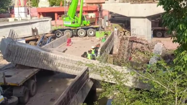 ग्वालियर में 1300 करोड़ के एलीवेटेड रोड प्रोजेक्ट में हादसा, मंदिर के पास भारी गार्डर गिरा