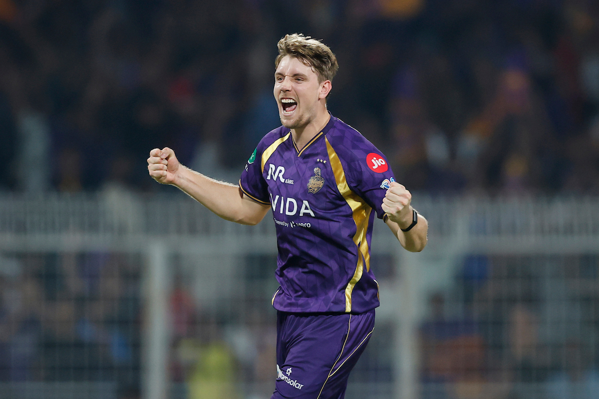 IPL 2026: IPL 2026: सबसे महंगे 'ग्रीन' ने केकेआर को किया 'सूखा', एक रन इतने रुपये का! बुरी तरह भड़के गावस्कर, जाने क्यों