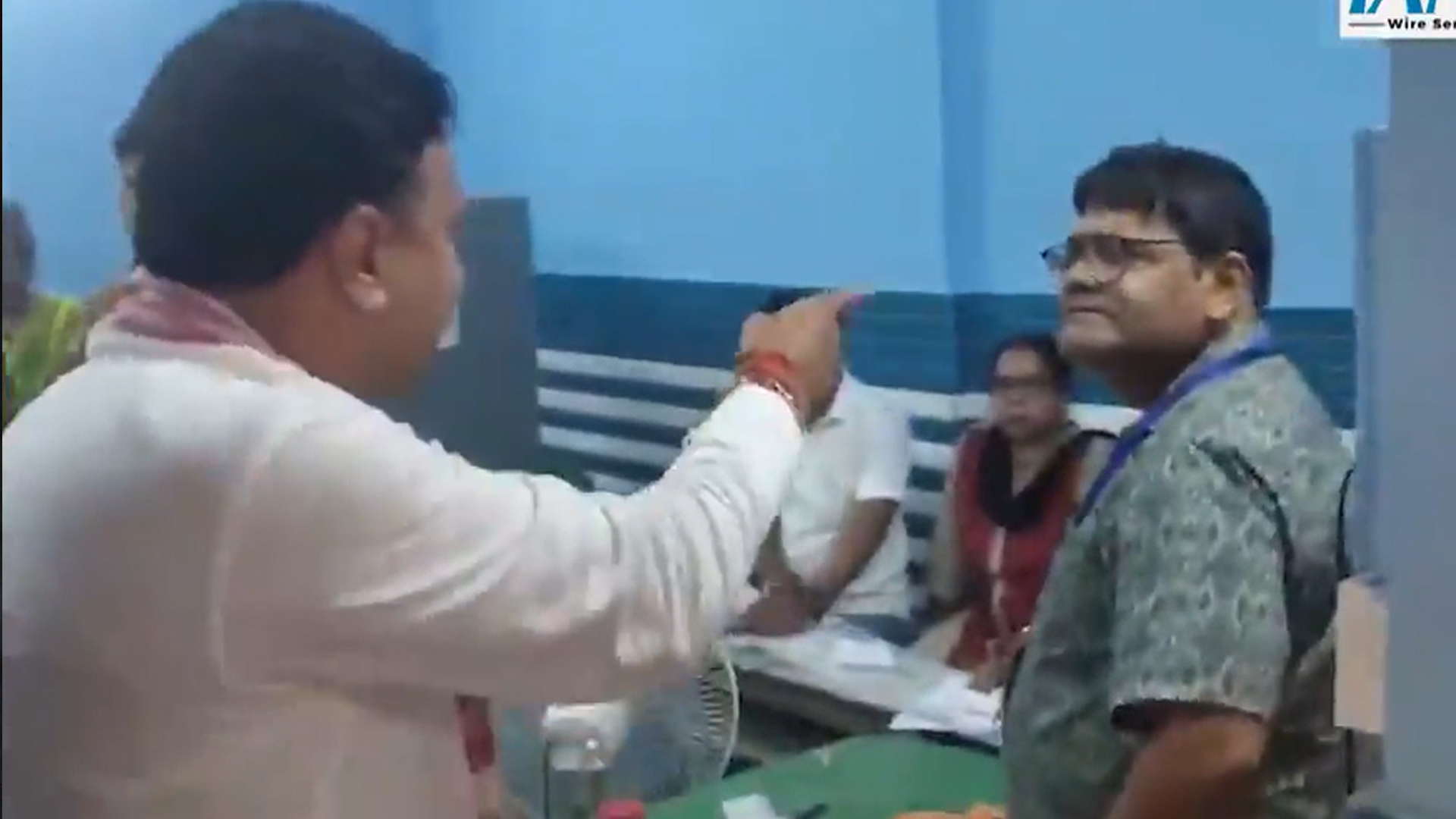 Bengal Elections 2026 | North Howrah Booth Chaos: BJP Candidate Umesh Roy Alleges 'Fake Voting'