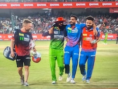 Krunal Pandyas Gesture For Injured Axar Patel Wins Hearts During RCB vs DC Clash
