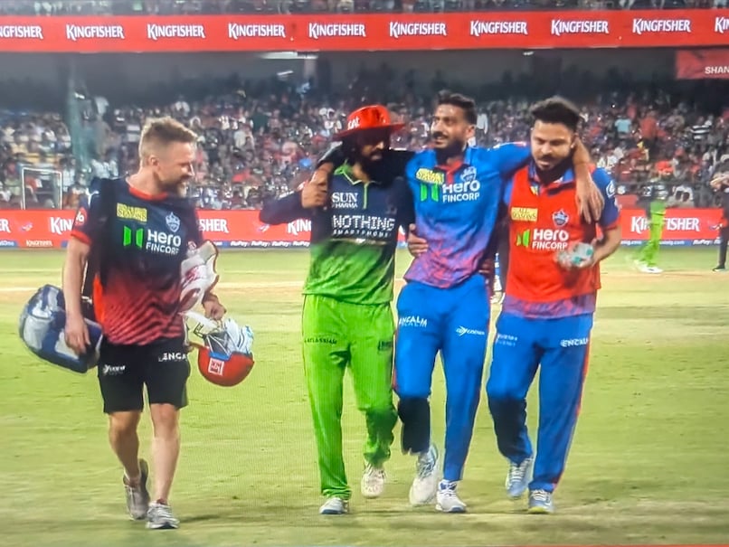 Krunal Pandya's Gesture For Injured Axar Patel Wins Hearts During RCB vs DC Clash