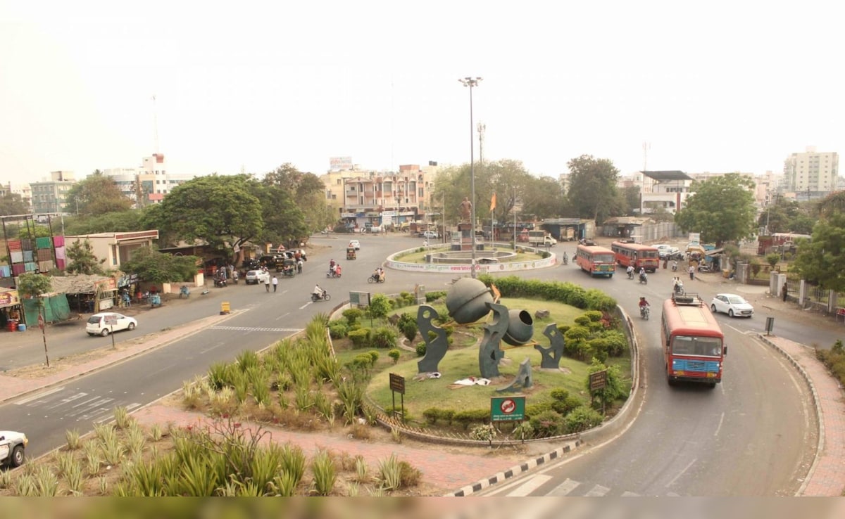 सोलापुर: पब्लिक प्लेस पर मूर्तियों की स्थापना के लिए अब लेनी होगी मंजूरी, जिला प्रशासन का सख्त आदेश