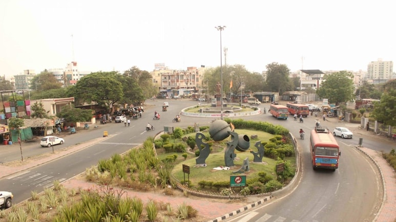 सोलापुर: पब्लिक प्लेस पर मूर्तियों की स्थापना के लिए अब लेनी होगी मंजूरी, जिला प्रशासन का सख्त आदेश