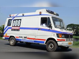 हाथ में धड़, सिर मां के पेट में ही रह गया ! UP के बस्ती में सरकारी एंबुलेंस में लापरवाही से नवजात की मौत