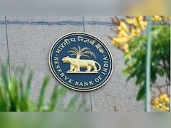 RBI Forex Policy: रुपये की मजबूती के लिए RBI ने चला मास्टरस्ट्रोक, नियमों में ढील के साथ जमकर आएगा निवेश