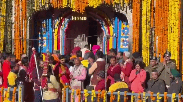 शुभ मुहूर्त में खुले केदारनाथ धाम के कपाट, हर-हर महादेव से गूंज उठा बाबा का धाम