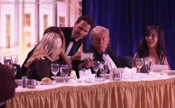 Donald Trump News: पत्रकारों संग था डिनर, अचानक चलने लगीं ताबड़तोड़ गोलियां, कैसे पत्नी संग सुरक्षित निकले ट्रंप, VIDEO