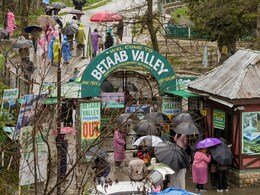 टूरिस्ट आ रहे फिर रुक क्यों नहीं रहे? पहलगाम हमले के 1 साल बाद जानें दावों की हकीकत