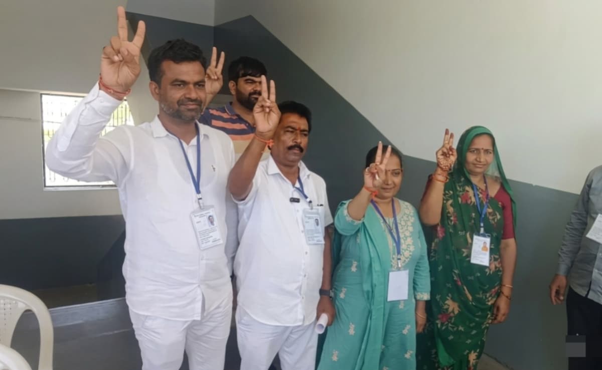 गुजरात निकाय रिजल्ट: मेहसाणा में चपरासी रमेशभाई भील बने पार्षद, भाजपा कार्यालय में 28 साल से पिला रहे थे चाय
