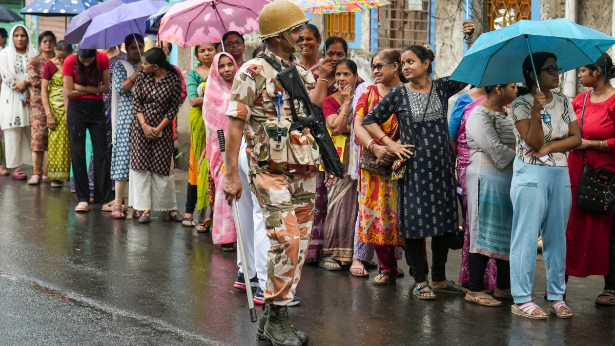 बंगाल में फिर टूटा मतदान का रिकॉर्ड, 5 बजे तक 90% वोटिंग, सबसे ज्यादा वोट पूर्व बर्धमान में