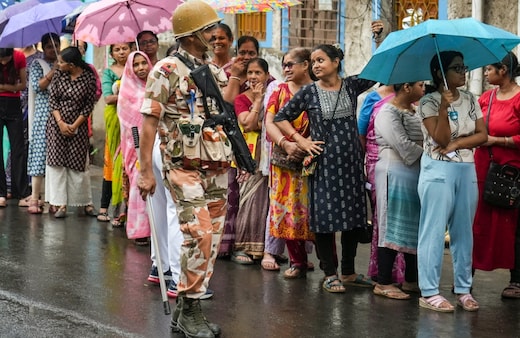 Bengal Elections Phase 2 Voting LIVE: बंगाल में दूसरे और अंतिम फेज में टूटा मतदान का रिकॉर्ड, करीब 91.41 प्रतिशत वोटिंग दर्ज