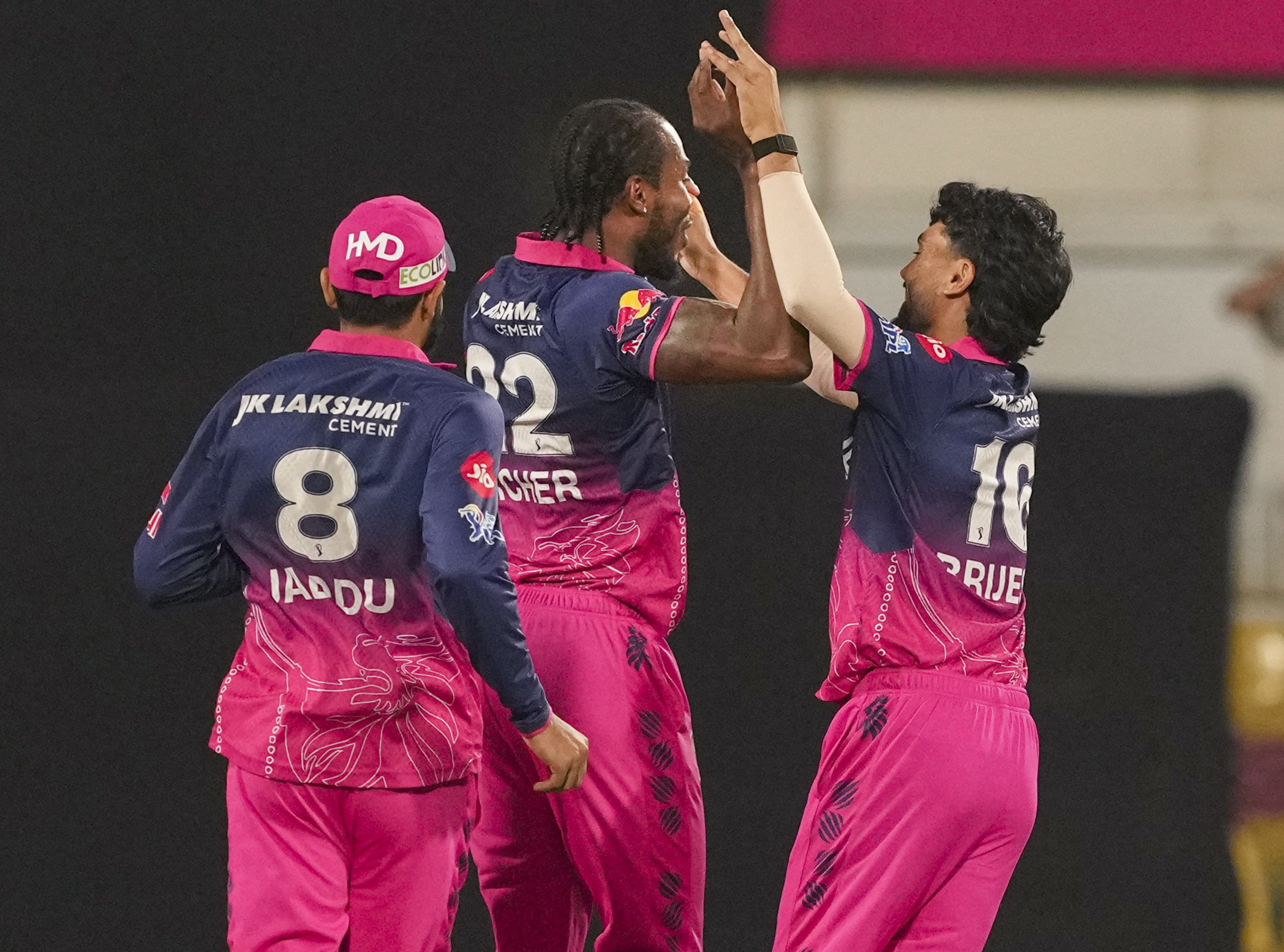 RR vs RCB LIVE Score, IPL 2026: रवि बिश्वोई ने विराट कोहली को किया बोल्ड, RCB ने पावरप्ले के अंदर गंवाए 3 विकेट