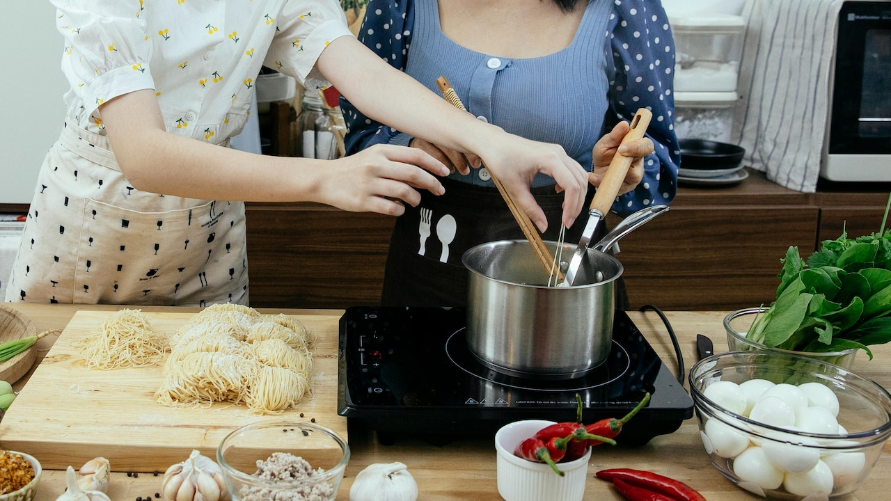 Heres why most people end up burning food on induction cooktops