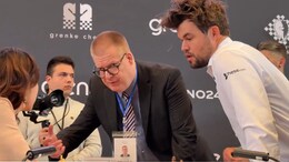 Watch: Magnus Carlsen Allows Opponent For Selfie Ahead Of Match, Then Gets Her Phone Removed