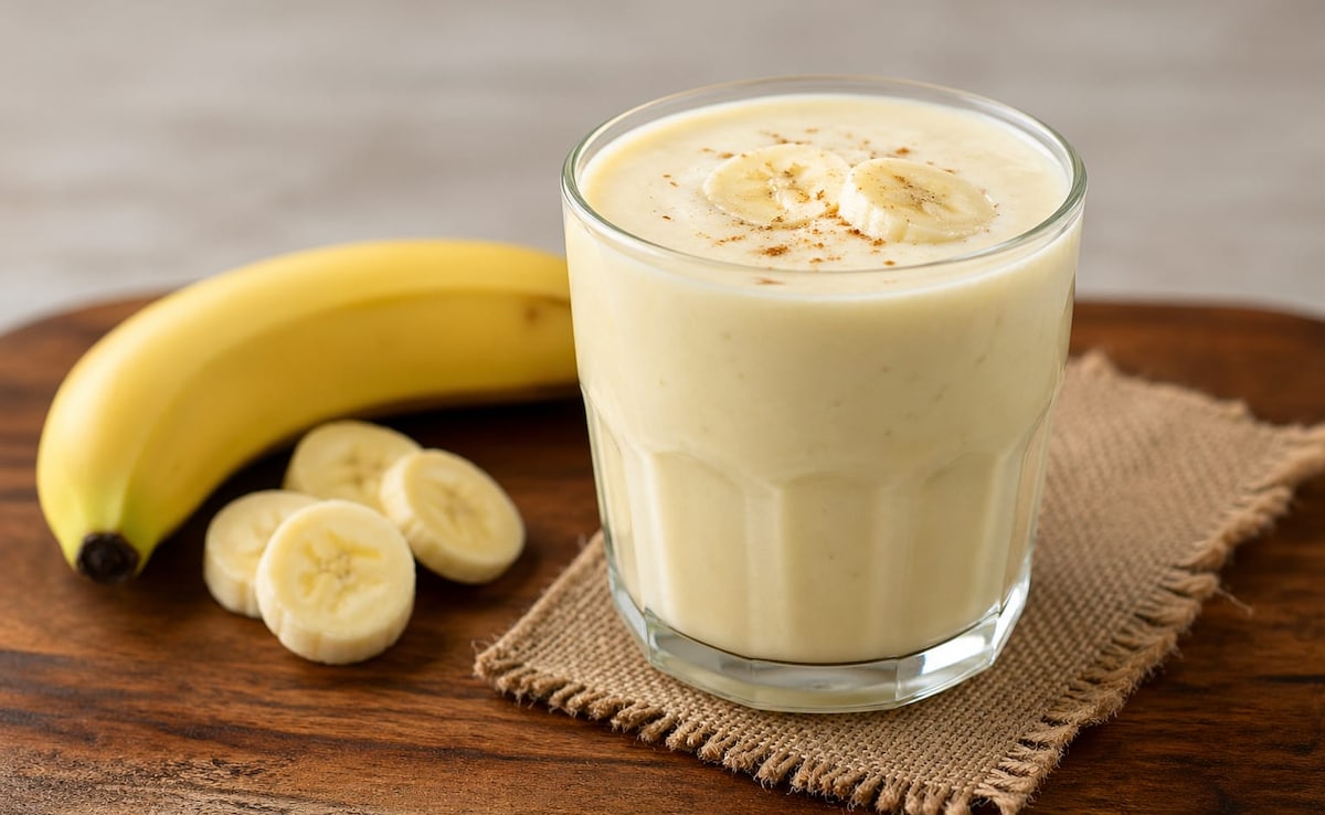 Banana Lassi: घर पर बनाएं रिच और क्रीमी ड्रिंक, एक बार पीने के बाद बार-बार होगा मन