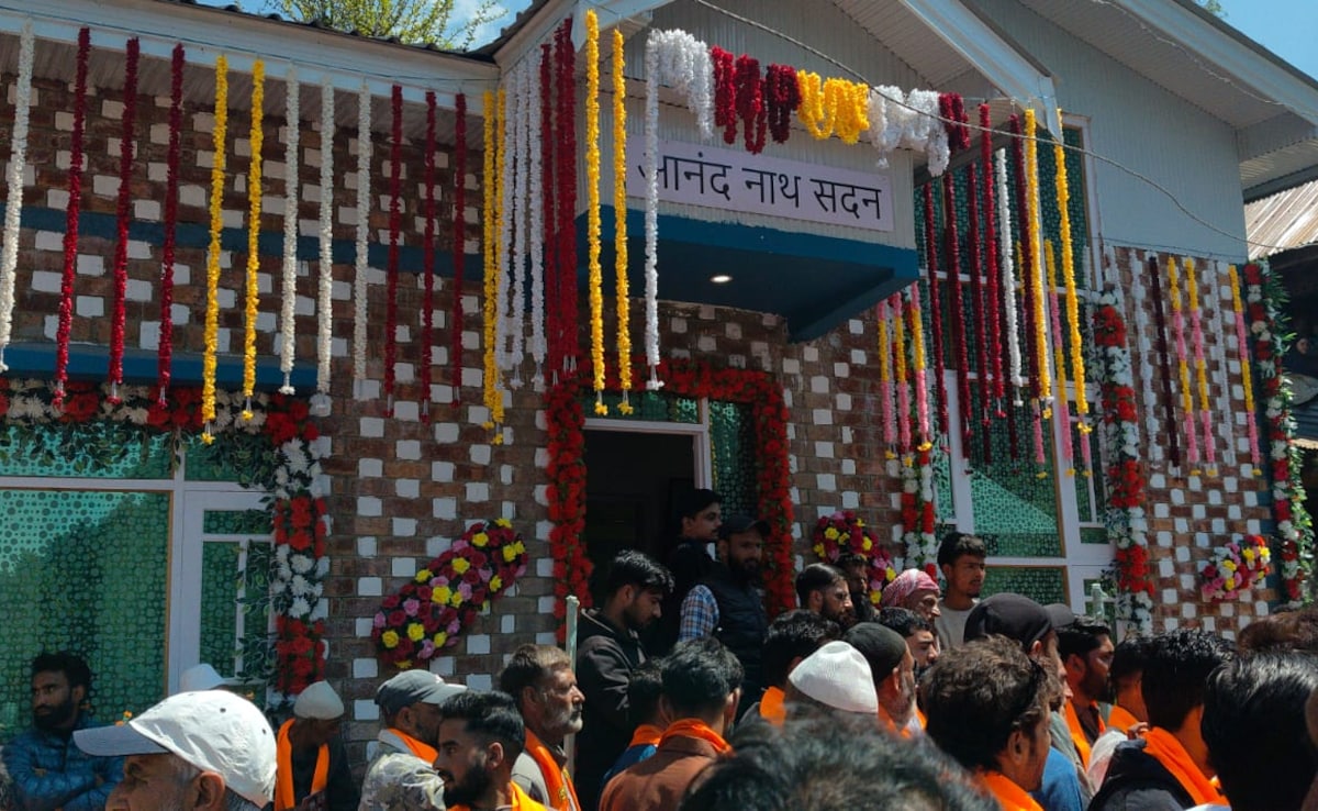 आदिल शाह का नया घर