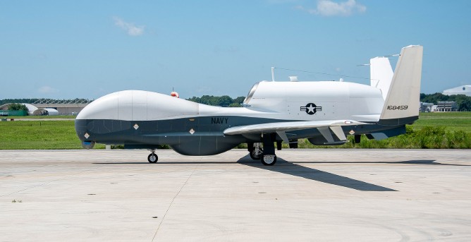 MQ-4C Triton, अमेरिकी नौसेना को सबसे महंगा ड्रोन जो स्ट्रेट ऑफ होर्मुज के ऊपर से एकाएक हुआ लापता