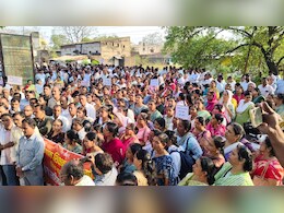 हरदा में शिक्षकों का हंगामा: TET अनिवार्यता खत्म करने की मांग तेज, कलेक्टर को द&zwj;िया ज्ञापन