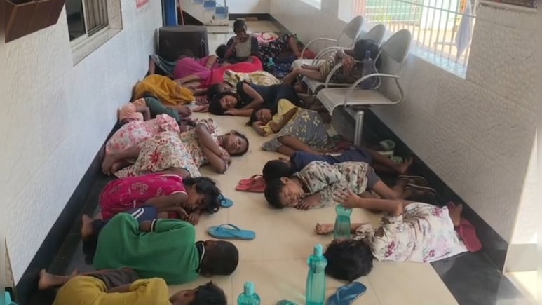 मयूरभंज में स्कूल का खाना खाने से 100 छात्र बीमार, उल्टी-दस्त से परेशान बच्चों को अस्पताल में कराया भर्ती