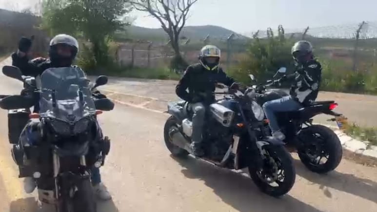 बमबारी के बाद लौटी शांति... इजरायल-लेबनान बॉर्डर पर बाइक से सैर पर निकले 3 दोस्तों ने क्या बताया?