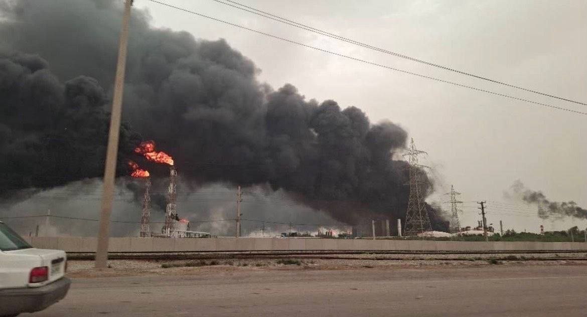 US-Israeli Strikes Hit Iran's Petrochemical Hubs, Projectile Lands Near Bushehr Nuclear Plant