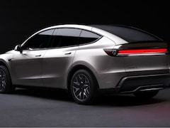 Tesla ने भारत में लॉन्च की 6-सीटर Model Y, बड़ी फैमिली के लिए बनी परफेक्ट इलेक्ट्रिक कार