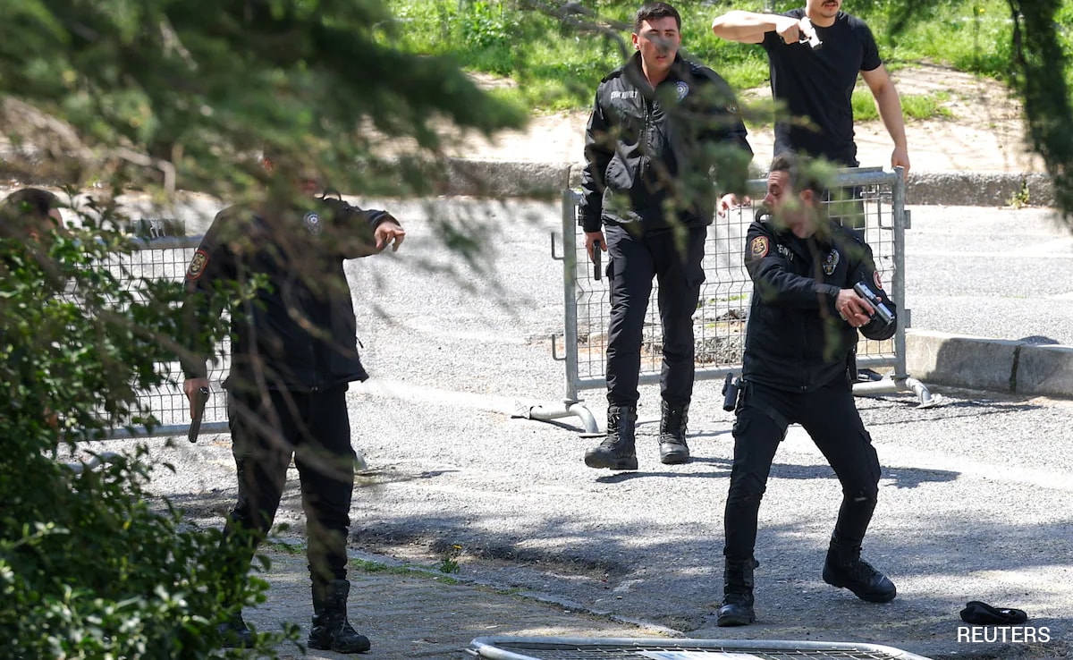 3 Attackers Killed In Gunfight Outside Israeli Consulate In Istanbul