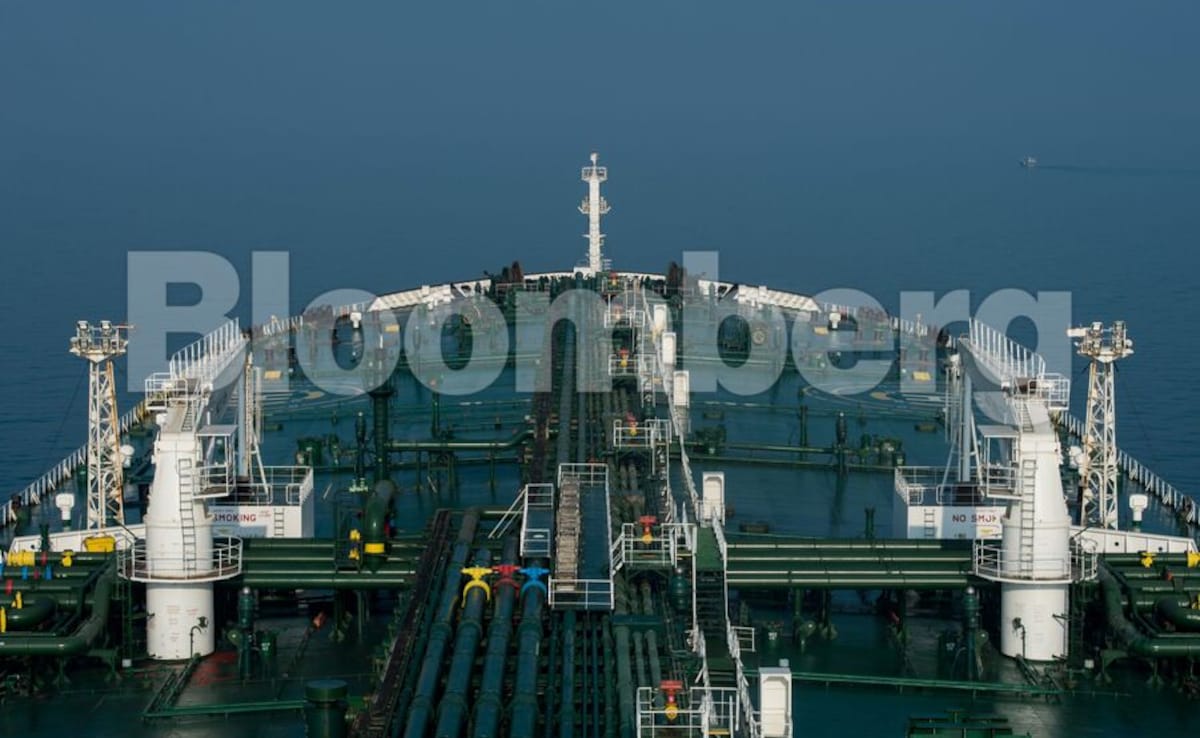 US Blockade Chokes Iran Oil Trade, Vessels Pile Up Near Chabahar Port