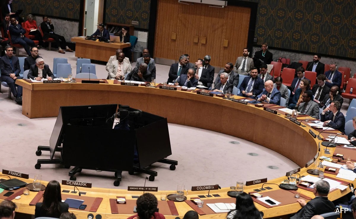 Russia, China Veto UN Resolution On Reopening Strait Of Hormuz