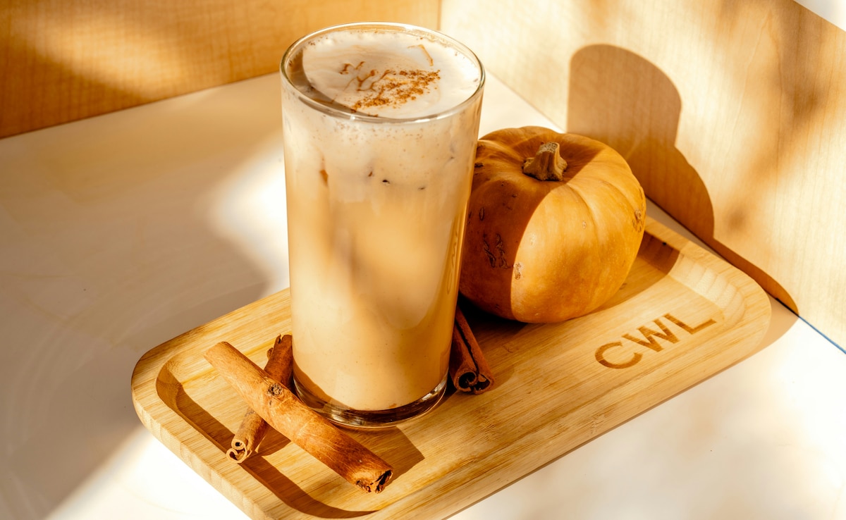 Kaddu Dalchini Smoothie Recipe: शरीर में हो गई है विटामिन A की कमी, पिएं हेल्दी कद्दू दालचीनी स्मूदी