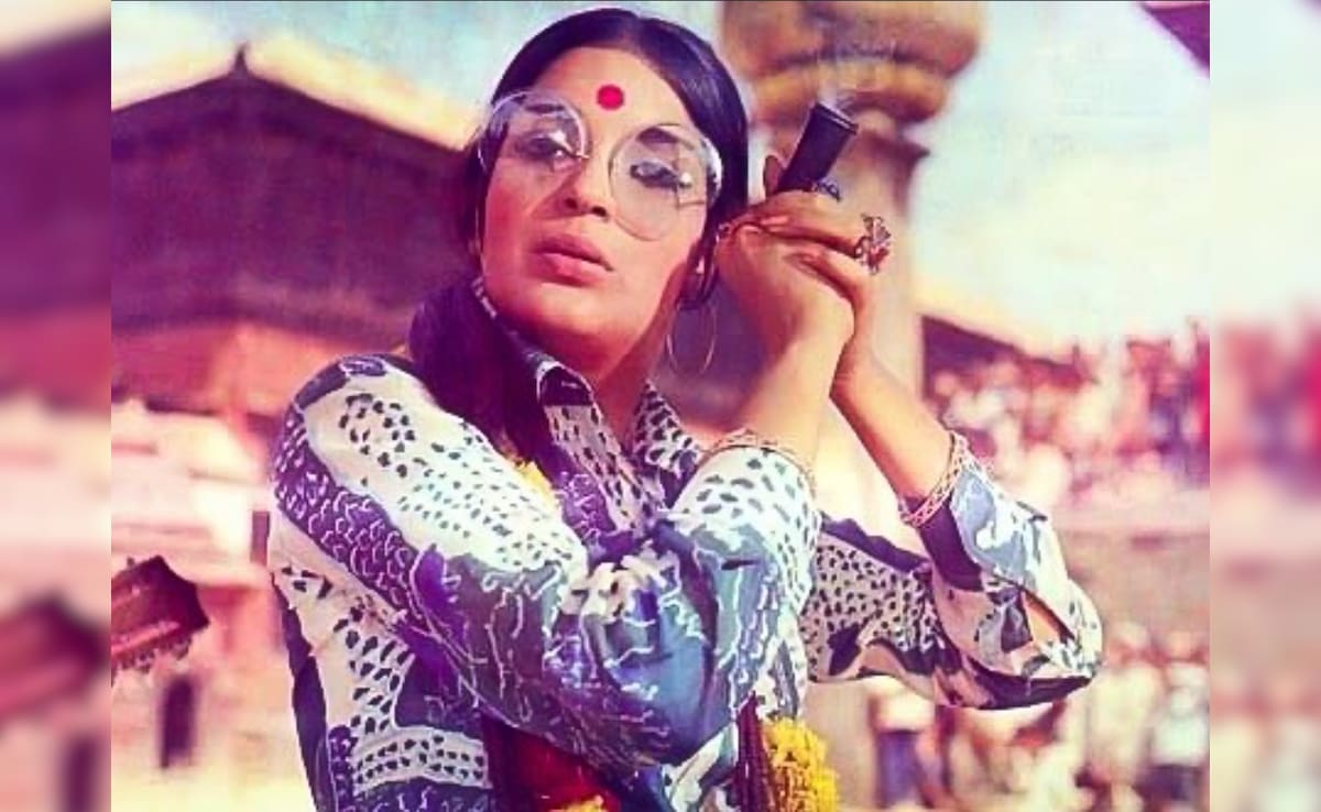 जीनत अमान को ‘दम मारो दम’ की शूटिंग में चिलम के खींचने पड़े इतने कश, नशे से बेहाल हुईं 20 साल की एक्ट्रेस, मम्मी ने यूं उतारा गुस्सा