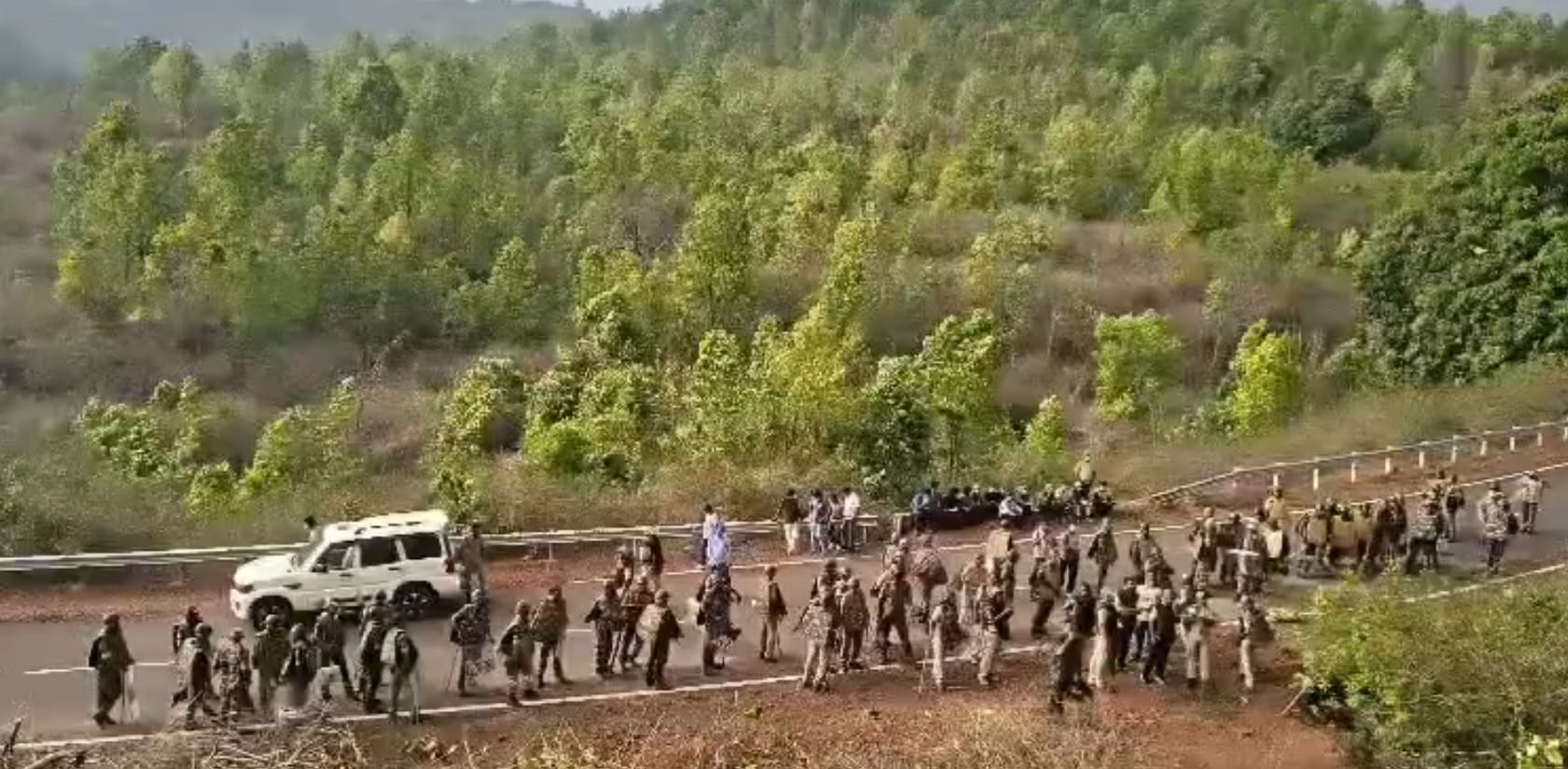 मौके पर मौजूद पुलिस.