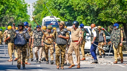तो 8 अप्रैल को ही मान जाते मजदूर... क्यों भड़का श्रमिकों का आक्रोश, नोएडा के उद्यमियों ने बताई कहानी