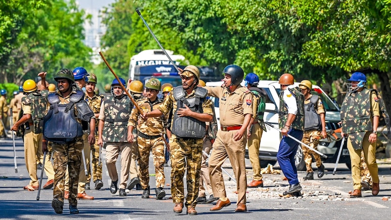 तो 8 अप्रैल को ही मान जाते मजदूर... क्यों भड़का श्रमिकों का आक्रोश, नोएडा के उद्यमियों ने बताई कहानी